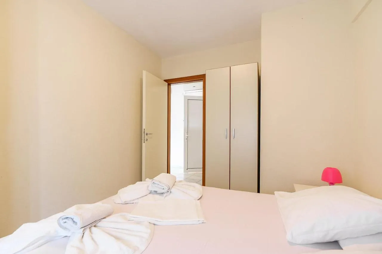 Apartments Alexandros Полихроно Греция